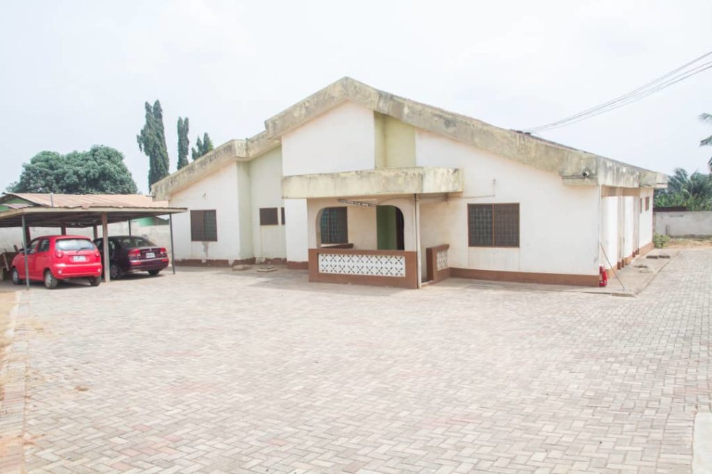 SIX BEDROOM HOUSE + ONE BEDROOM BOY'S QUARTERS FOR SALE AT SOWUTUOM